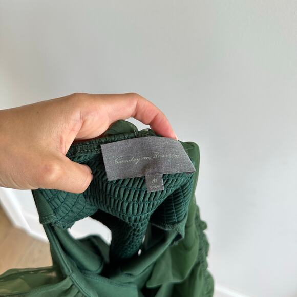 Anthropologie Sunday in Brooklyn One Ruffle Off Shoulder Crop Top Green M - Picture 4 of 6